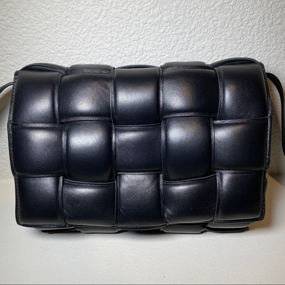 Bottega Veneta Cassette Bag Black/Gold